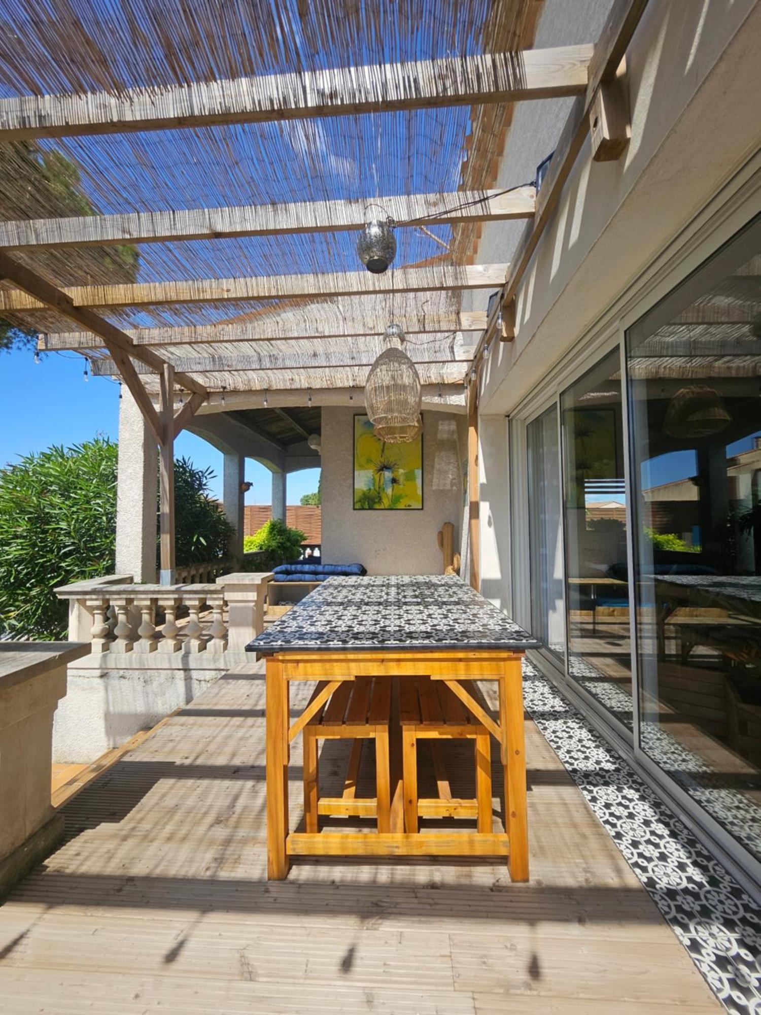 Belle Villa Lespignan Exterior photo